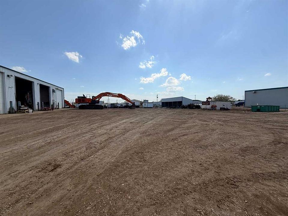 2101 17 Avenue, Wainwright, AB