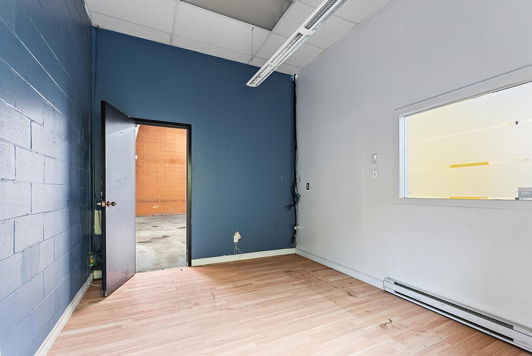 Warehouse - 2699 Avenue Watt, Québec, QC