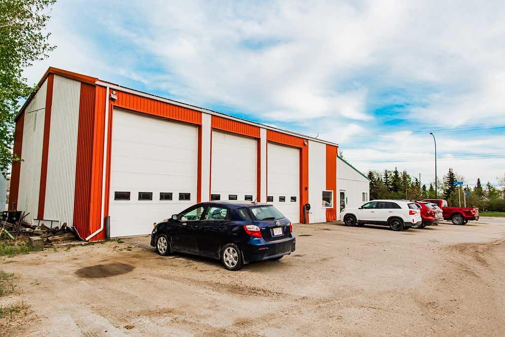 9934 100 Avenue, Grande Prairie, AB