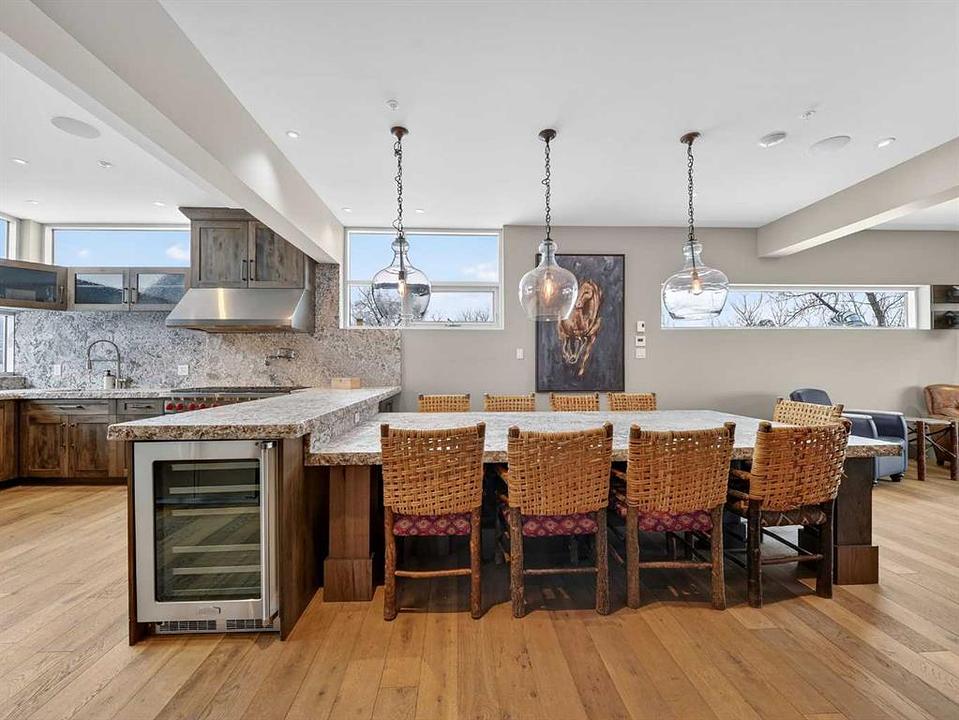 1015 11 Street Southeast, Calgary, AB