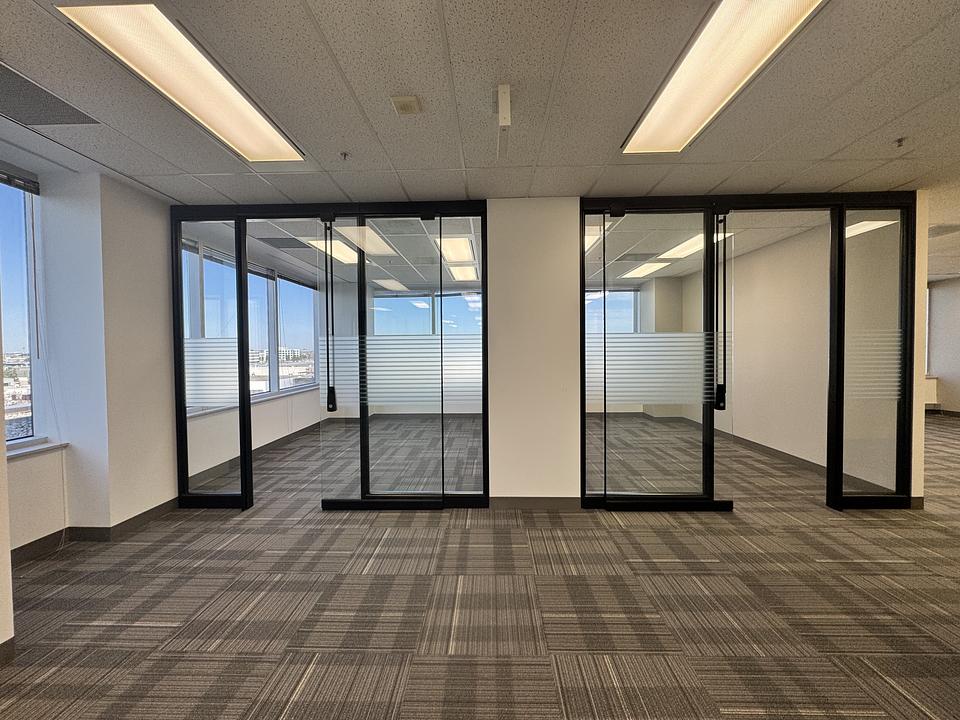 530 - 2680 Skymark Avenue, Mississauga, ON