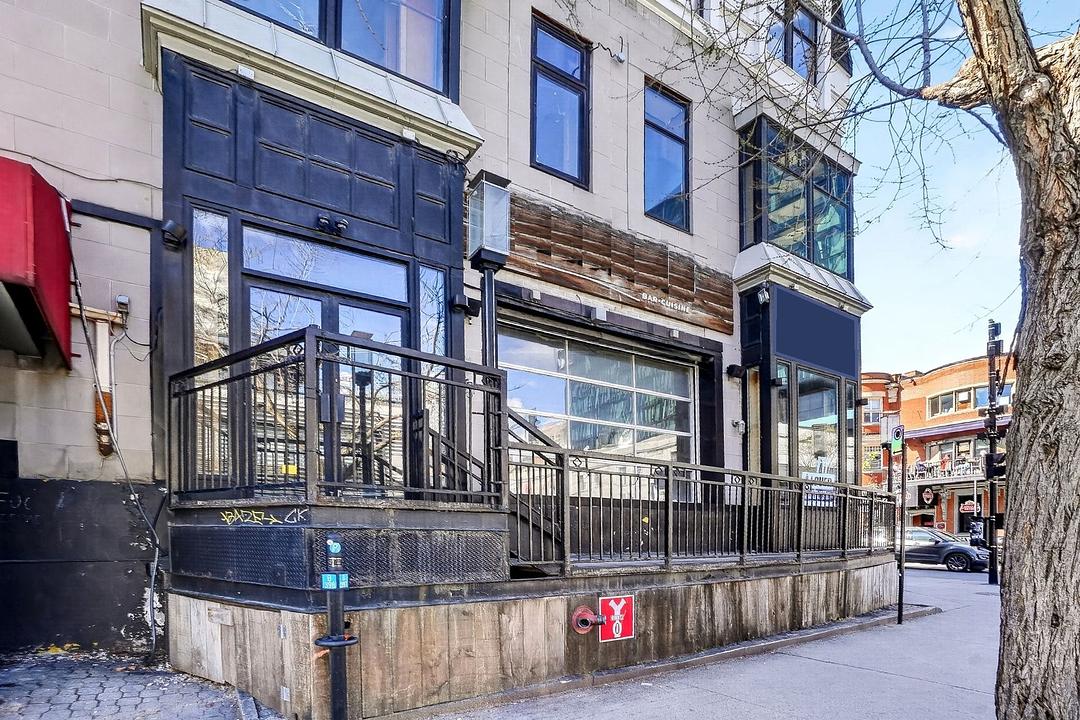 2010 - 2010 Rue Crescent, Montréal, QC