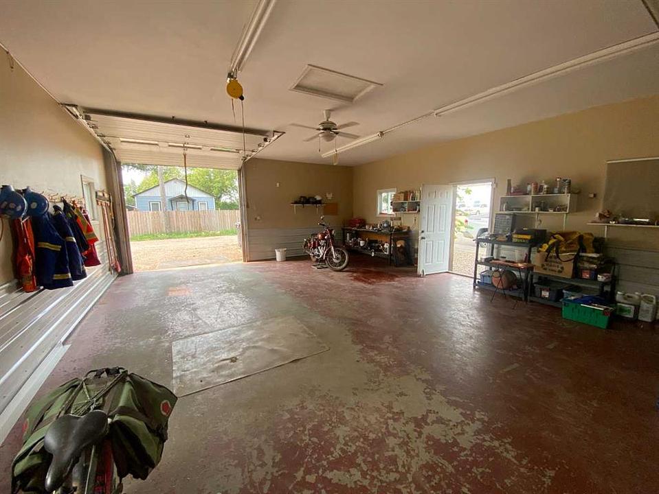 503 2 Avenue East, Brooks, AB