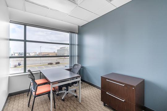 2572 Boulevard Daniel-Johnson, Laval, QC