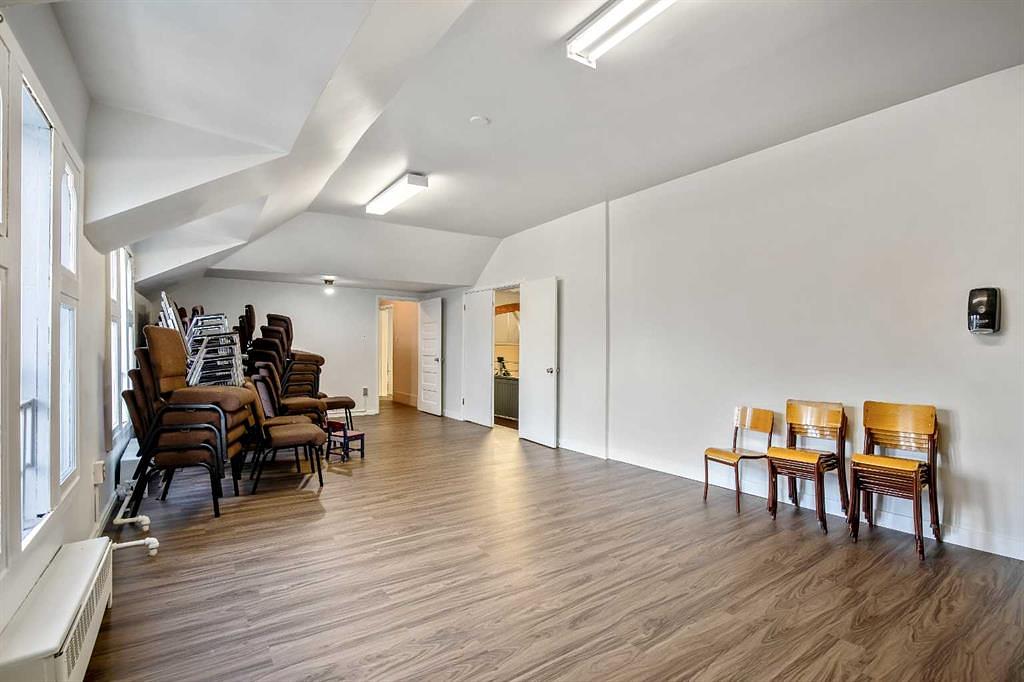 1405 8 Avenue Southeast, Calgary, AB