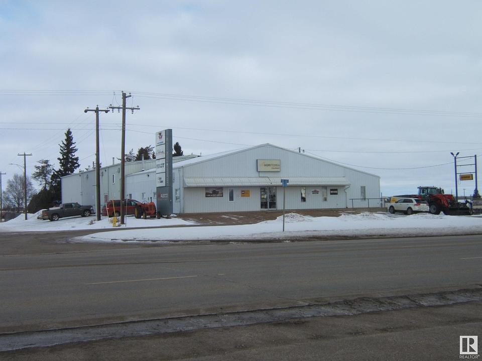 6138 - 50 Avenue, Vegreville, AB