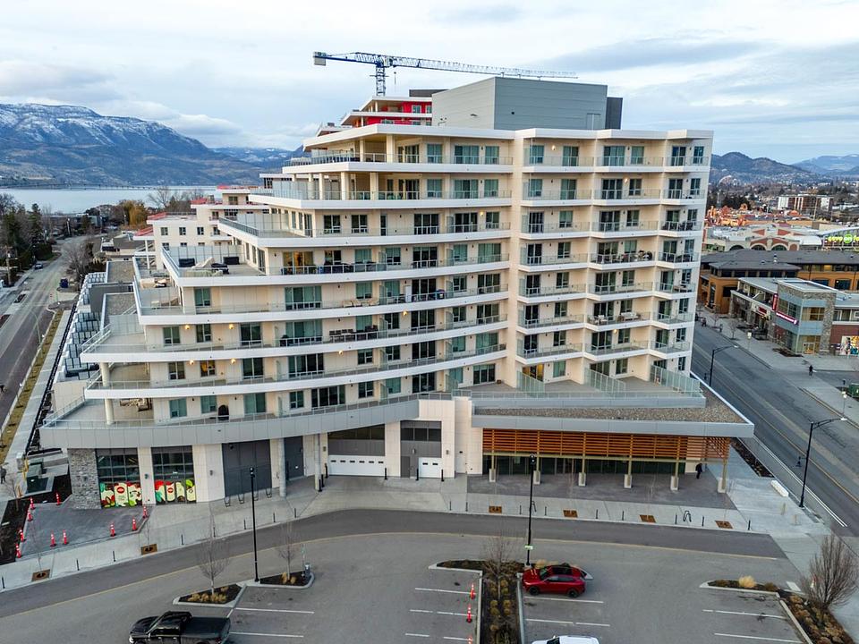 Pendozi - 3300 Lakeshore Road, Kelowna, BC