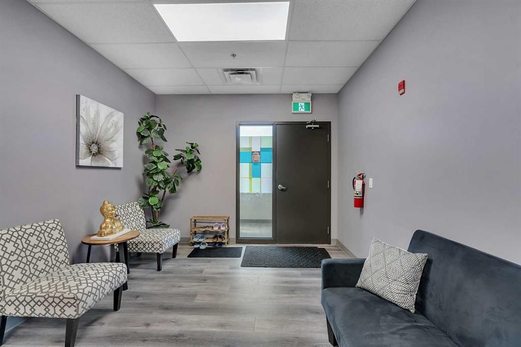 220 - 20 Saddlestone Drive Northeast, Calgary, AB