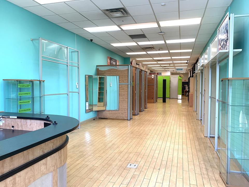 855 West Broadway, Vancouver, BC
