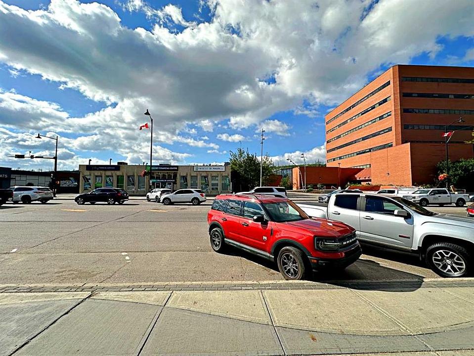 101 - 9906a Franklin Avenue, Fort McMurray, AB