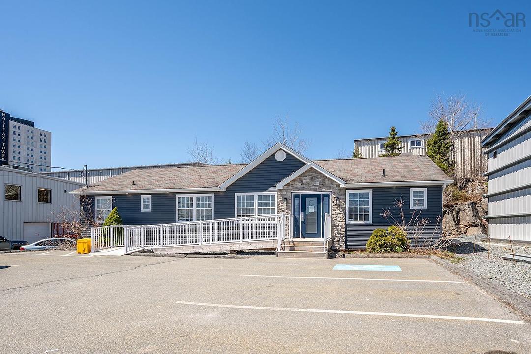 46 McQuade Lake Crescent, Halifax, NS