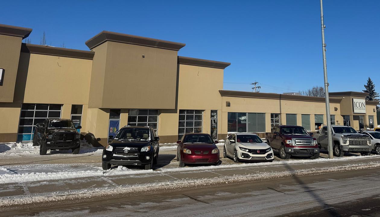5610 48 Avenue, Camrose, AB