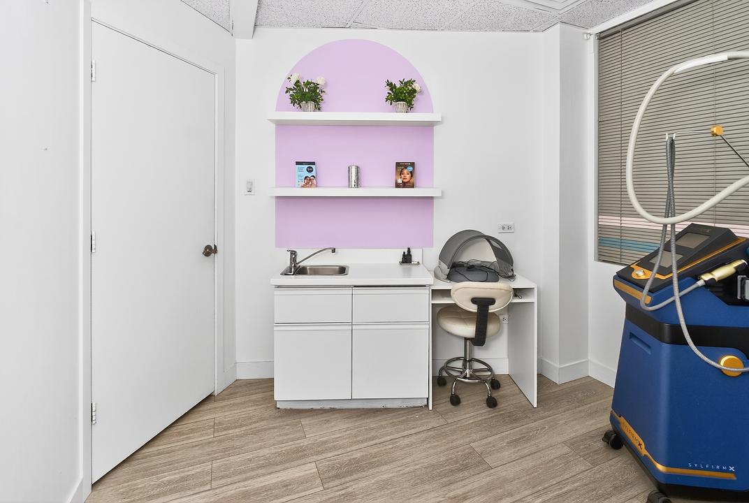 12085 CONFIDENTIAL, North Vancouver, BC