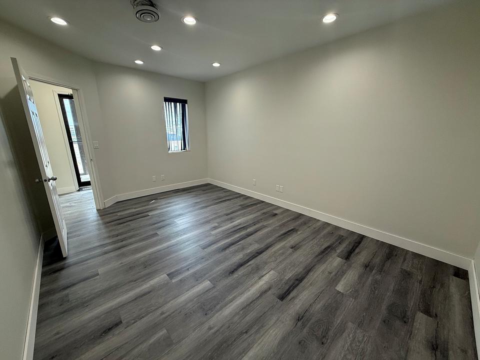 170 - 8319 Chiles Industrial Avenue, Red Deer, AB