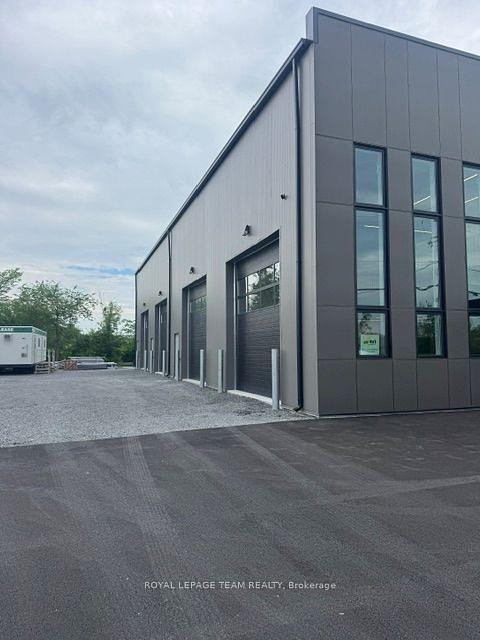 140 Reis Road, Ottawa, ON