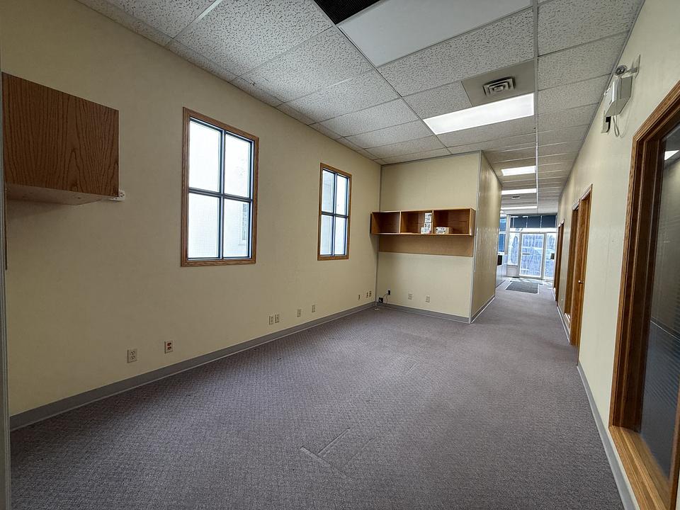 B - 4730 50 Street, Red Deer, AB
