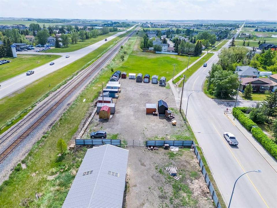 680 10th Avenue, Carstairs, AB