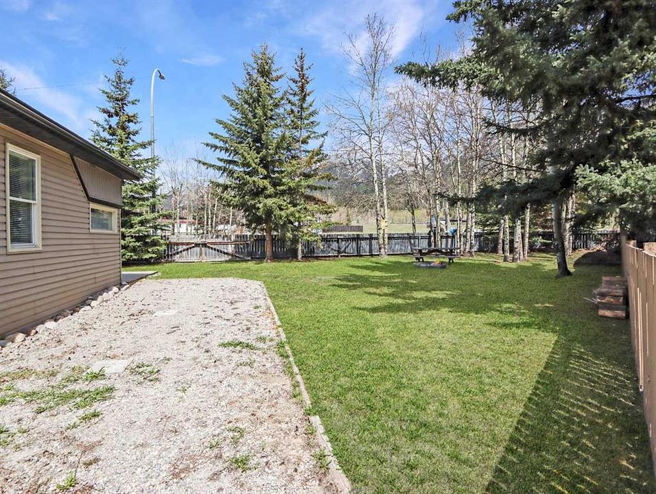 228 17 Street, Canmore, AB