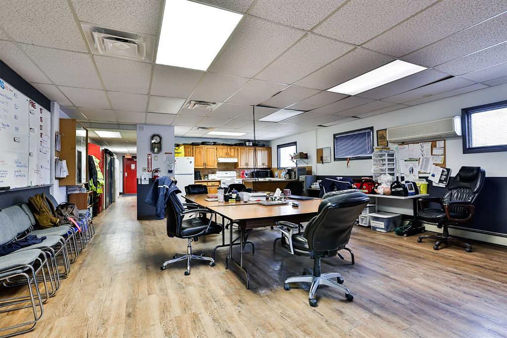 655 Charlotte Street, Pincher Creek, AB