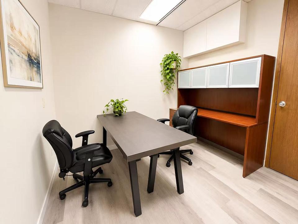 5811 Cooney Rd, Richmond, BC