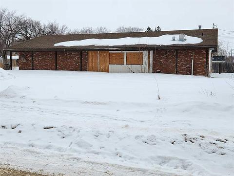 5502 50 Street, Lloydminster, AB