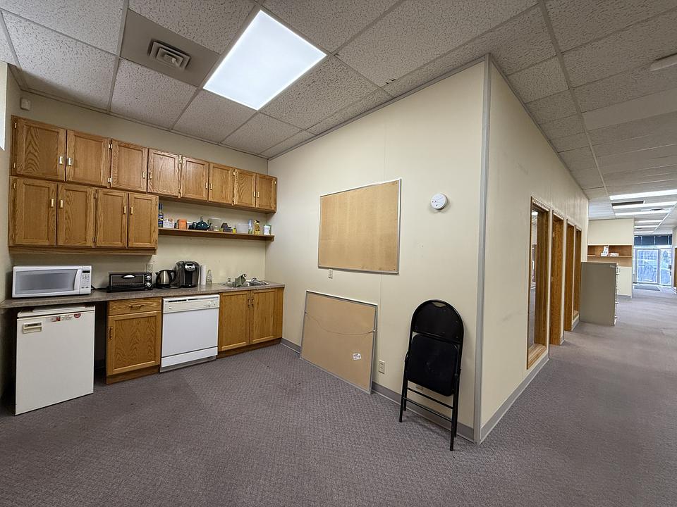 B - 4730 50 Street, Red Deer, AB