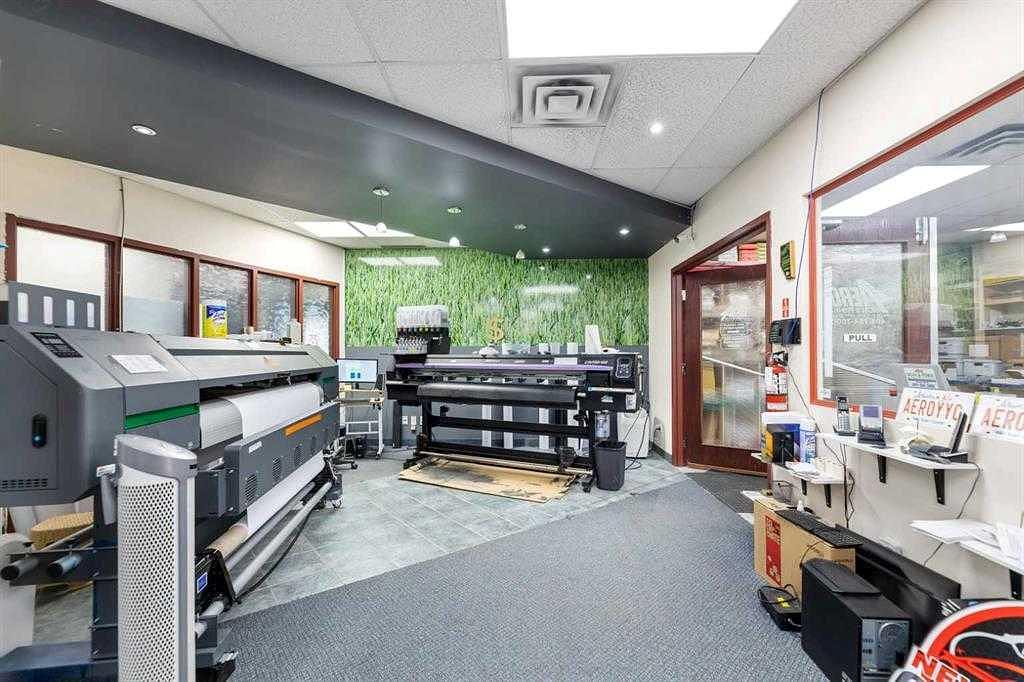 4852 50 Avenue Northeast, Calgary, AB