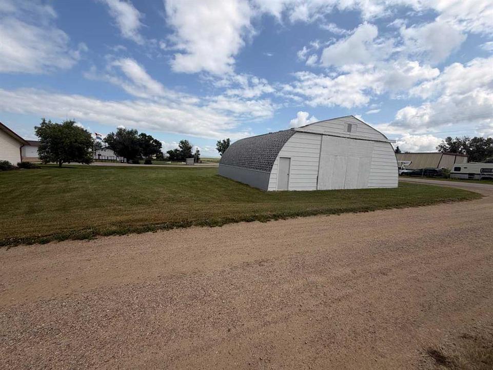 102 - Main Street, Munson, AB