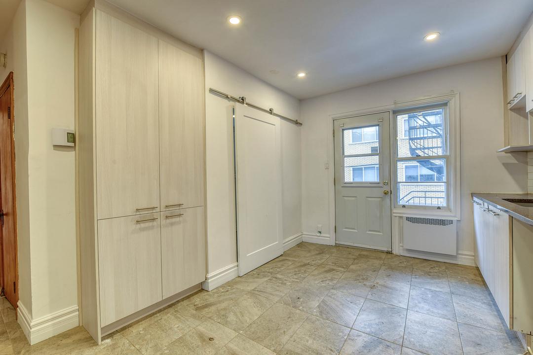 4 - 2710-2714 Rue Sherbrooke Est, Montréal, QC