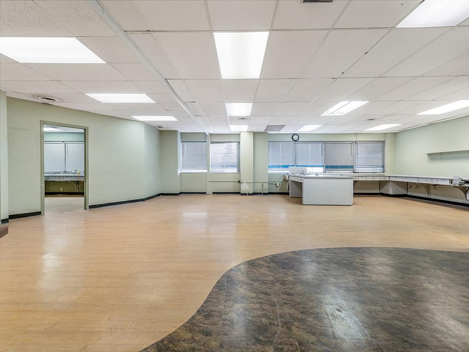 200 - 120 8 Street South, Lethbridge, AB