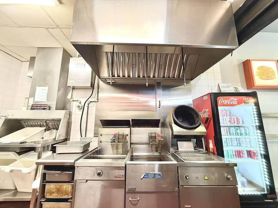 8631 Granville Street, Vancouver, BC