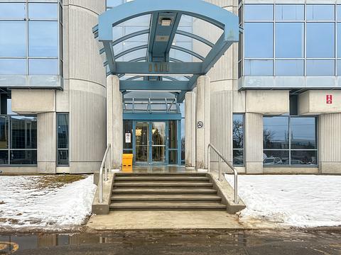 1111 Boulevard Dr.-Frederik-Philips, Montréal, QC