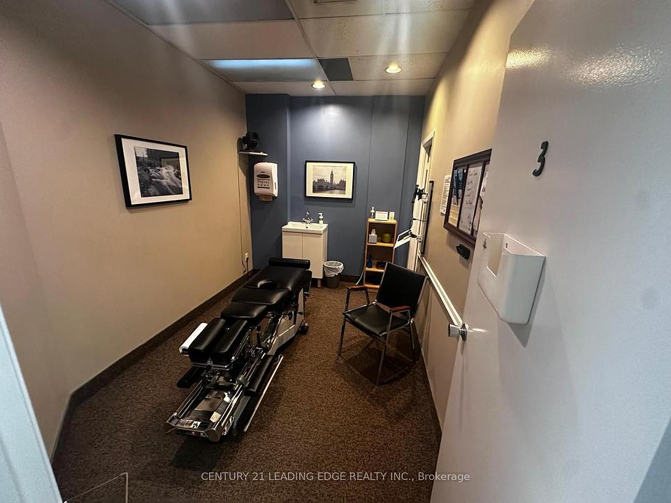 552 Sheppard Avenue West, Toronto, ON