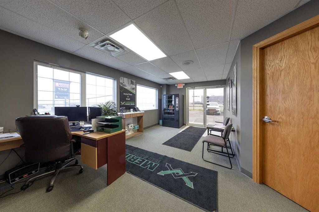 5912 50 Avenue, Lloydminster, AB