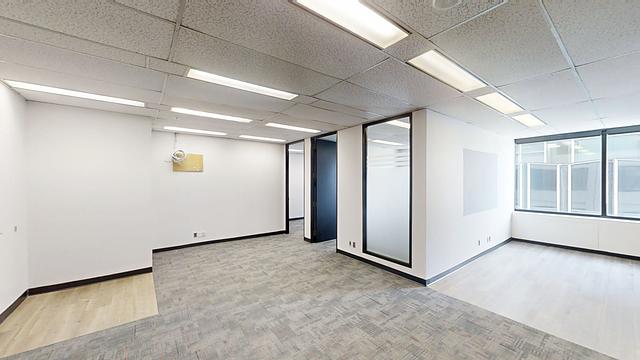 180 Dundas Street West, Toronto, ON