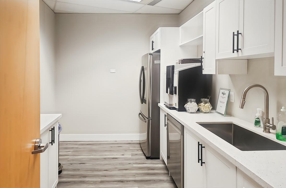 125 Commerce Valley Drive West, Markham, ON