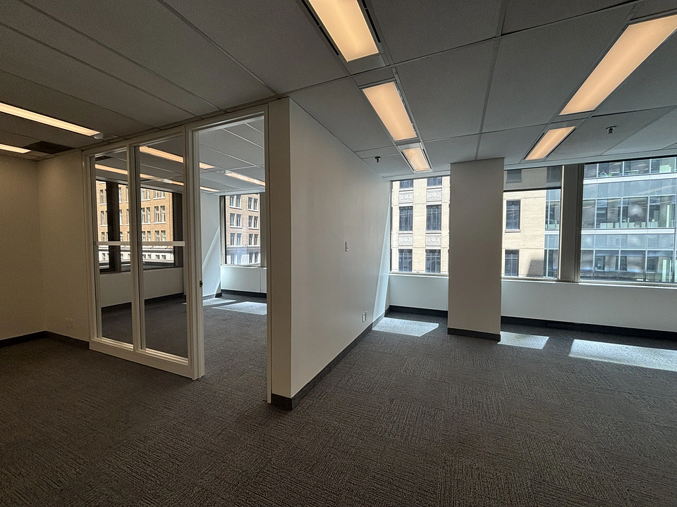 507 - 330 Bay Street, Toronto, ON
