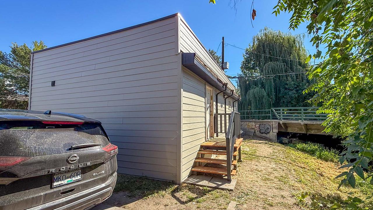 1359 Sutherland Ave, Kelowna, BC