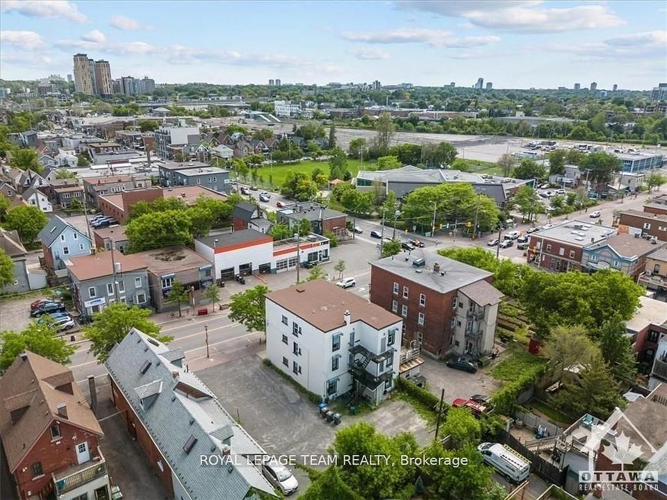 883 Somerset Street West, Ottawa, ON