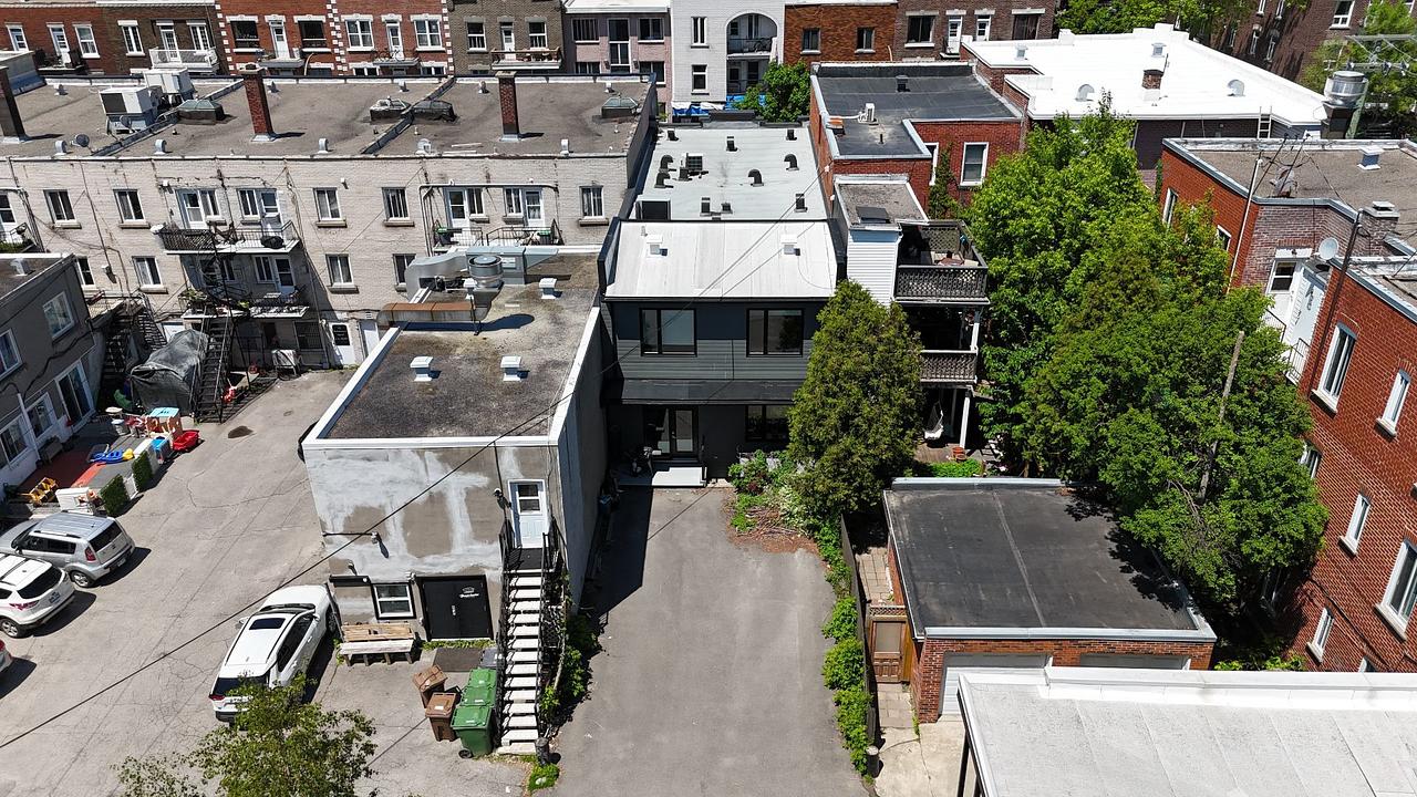 ENITRE BUILDING - 1332 Rue Beaubien Est, Montréal, QC