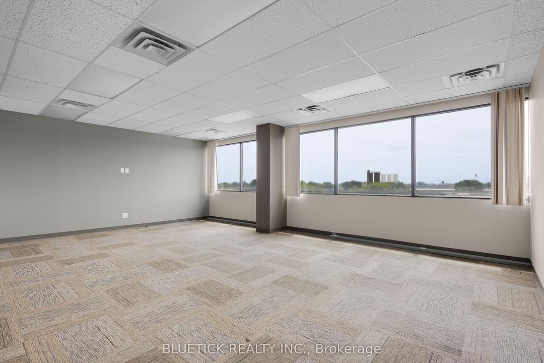 301 - 710 Dorval Drive, Oakville, ON