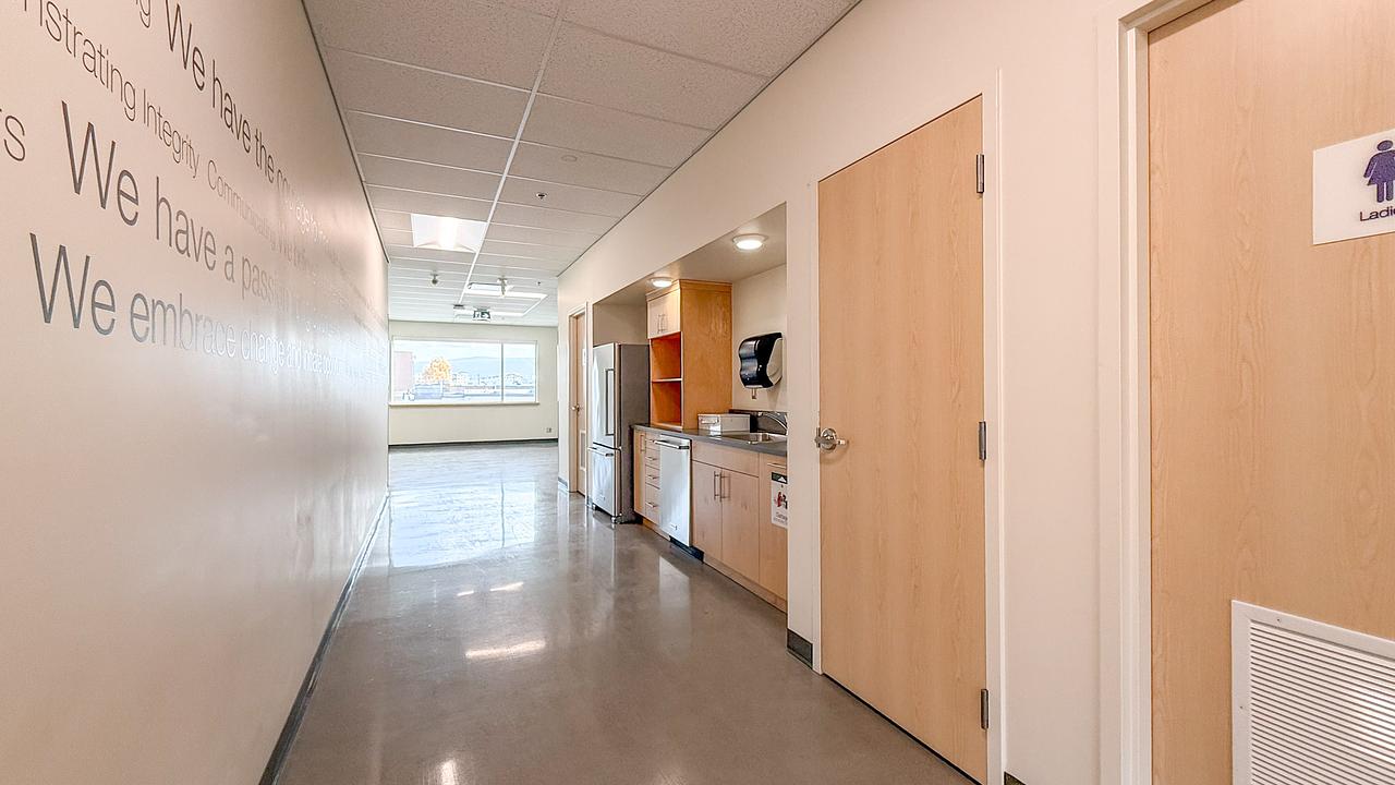 200 - 1090 Manhattan Drive, Kelowna, BC