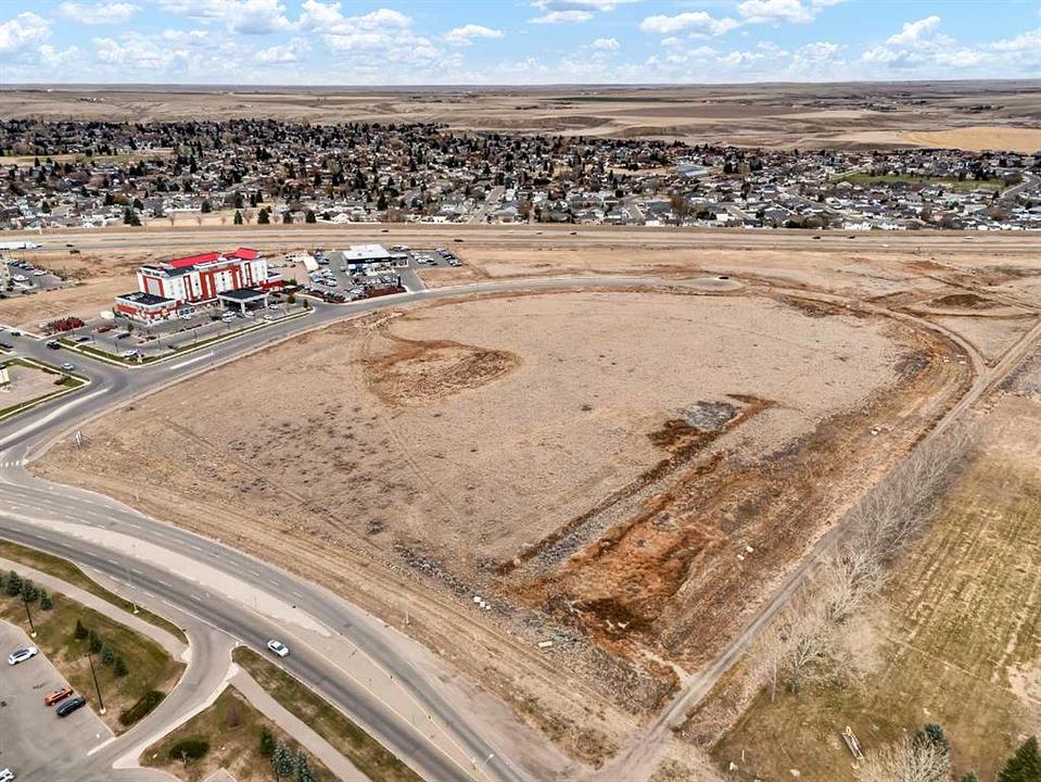 3010 Strachan Road Southeast, Medicine Hat, AB