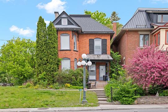 422 Donald B. Munro Drive, Ottawa, ON