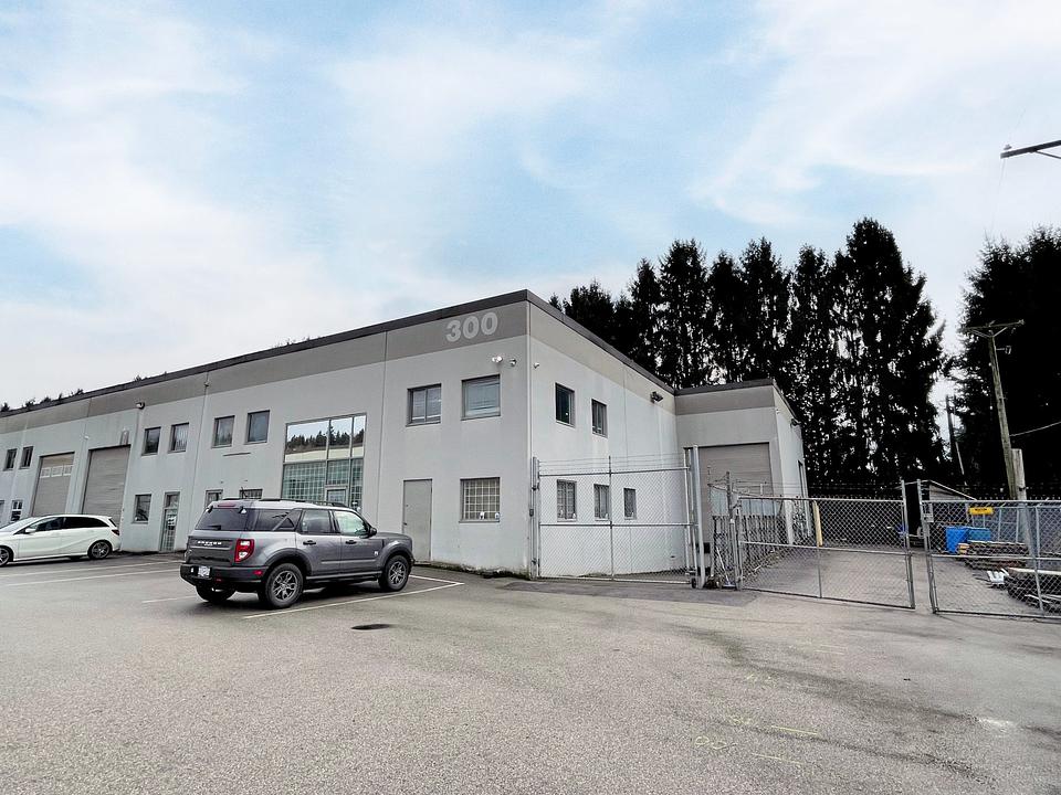 202 - 204 Cayer St, Coquitlam, BC