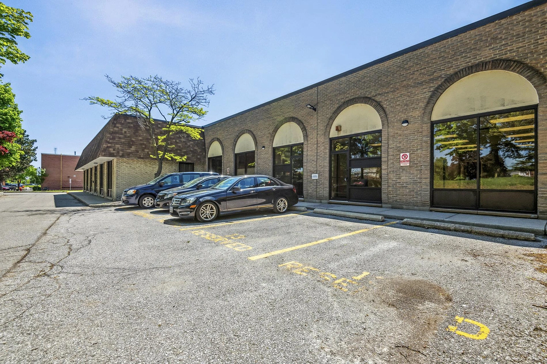 9 - 1361 Huntingwood Drive, Toronto, ON