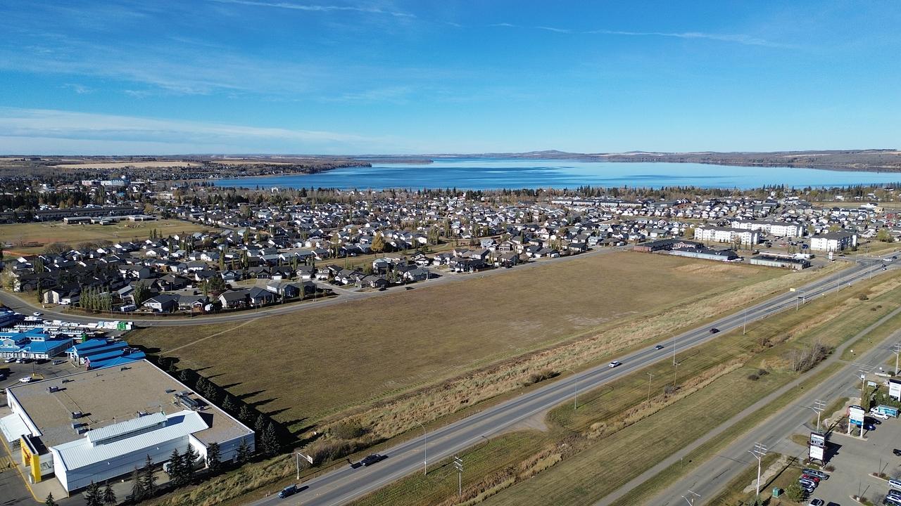 47 Hinshaw Drive, Sylvan Lake, AB