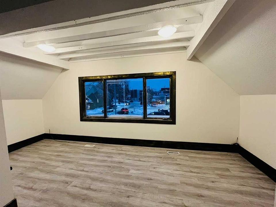 109 14 Street Northwest, Calgary, AB