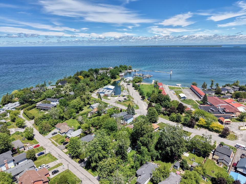 916 Lake Drive East, Georgina, ON