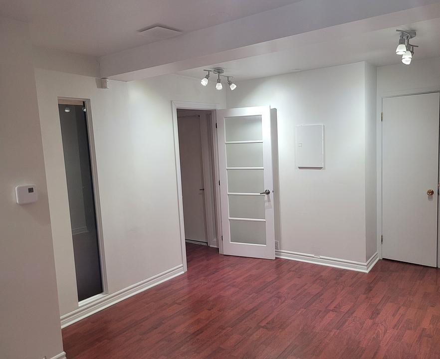 5022 Chemin de la Côte-des-Neiges, Montréal, QC